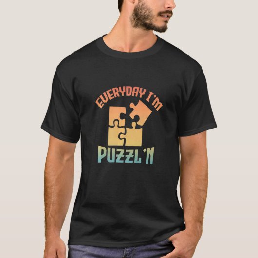 レトロ毎日I'm Puzzl'n JigsawパズルマスターP Tシャツ (正面)