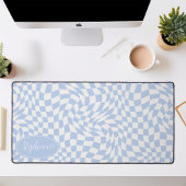 レトロ波：モダン波色の青いチェッカー デスクマット