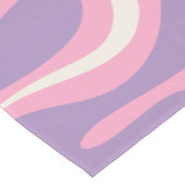 レトロ液体スワールGroovy抽象芸術紫ピンク ショートテーブルランナー (コーナー)