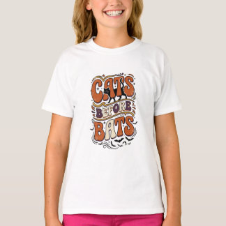 レトロ猫のバットより猫 タイポグラフィ ブラックハロウィン Tシャツ