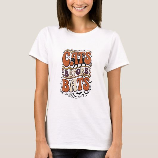 レトロ猫はコウモリより先 Typography ブラックハロウィン Tシャツ (正面)