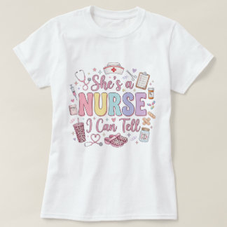 レトロ看護師Tシャツ She's a Nurse I Can Tell PNG Tシャツ