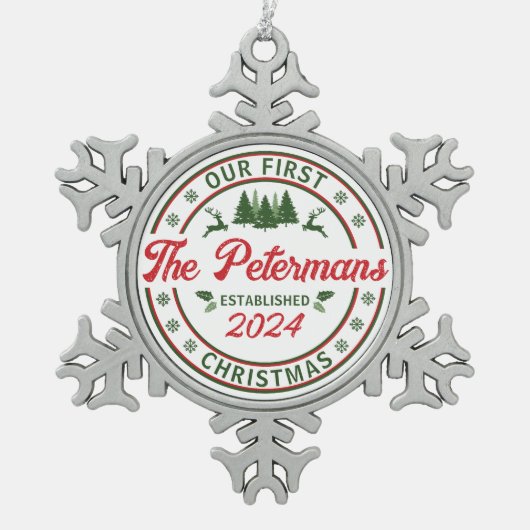 レトロ私たちの結婚した初めてのクリスマス結婚の名前 スノーフレークピューターオーナメント (正面)