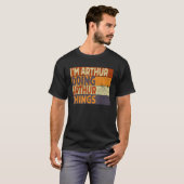 レトロ私はアーサーを行っているアザおもしろいータ Tシャツ (正面フル)
