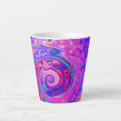 レトロ紫とオレンジの抽象芸術Groovy Swirl カフェラテマグ (正面)