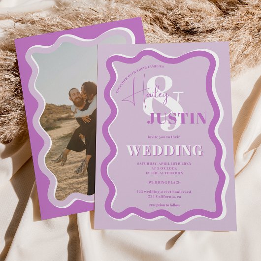 レトロ紫色の曲線の結婚波状写真 招待状