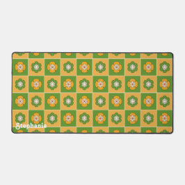 レトロ緑の黄色のGroovyフラワースクリプト名 デスクマット