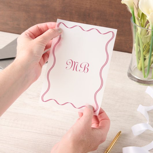 レトロ縁どモノグラムの結婚Pink ベラム紙招待状 (ポータブル)