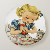 レトロ誕生日ガールケーキキャットチルドレンズアートワーク ラウンドクッション (裏面)