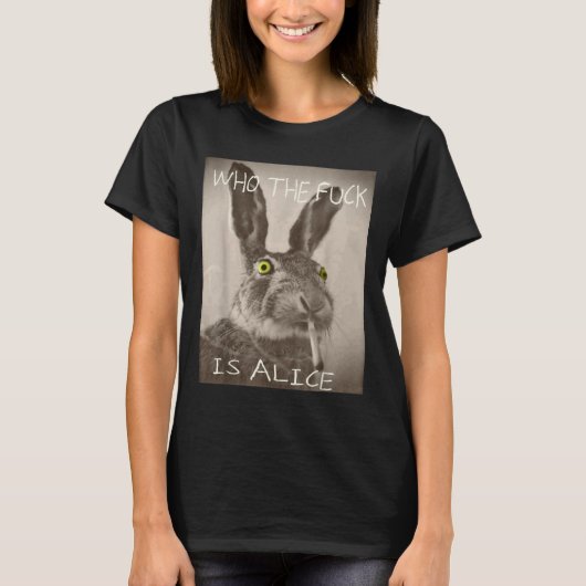 レトロ誰がF_Ckはアリスのおもしろいうさぎ Tシャツ (正面)