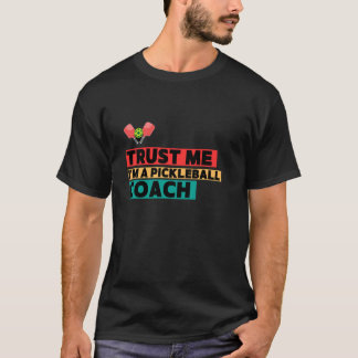 レトロ調ピックルボールコーチデザイン Tシャツ