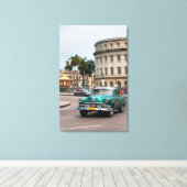 レトロ車のハバナ通り キャンバスプリント (インサイチュ (ウッドフロア))