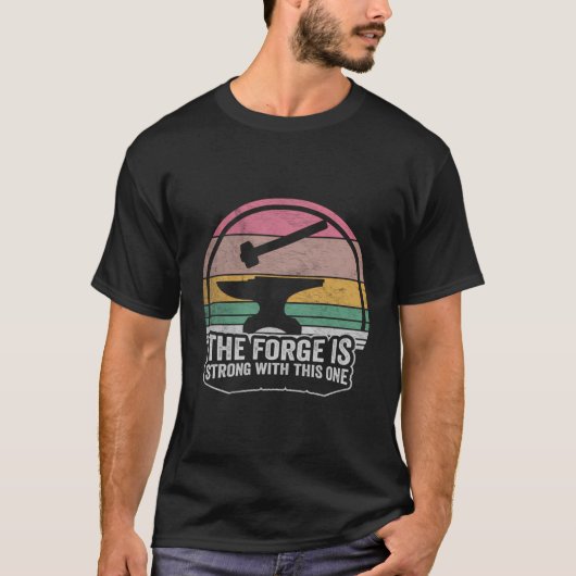 レトロ鍛冶屋はこの一翼に強おもしろいい Tシャツ (正面)