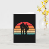 レトロ馬乗馬ウェスタン女性のカーボーイ女性 カード (黄色い花)