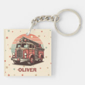 レトロ魅力的ヴィンテージ消防車アットサンセットホテル キーホルダー (裏面)