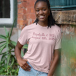 レトロ1940年ブリデスメイド結婚ズ Tシャツ<br><div class="desc">1940年のフローラ壁紙コレクションの残りの部分と同様に行われる色あせた緑とピンクの文字。</div>