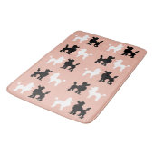 レトロ1950年のサケに白と黒のかわいいプードル バスマット (アングル)