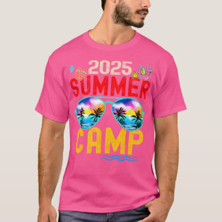 レトロ2025サマーキャンプバケーションキャンパーマッチングファ Tシャツ