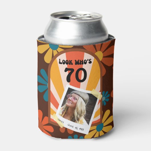 レトロ60のフラワーパワーフォトパーソナライズされたー 缶クーラー (缶正面)