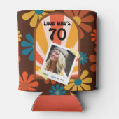 レトロ60のフラワーパワーフォトパーソナライズされたー 缶クーラー (裏面)