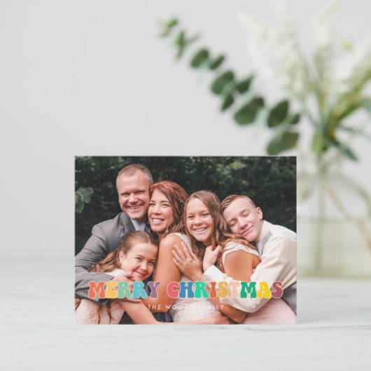 レトロ60sヒッピーおもしろいメリークリスマス家族の写真 ポストカード (スタンド正面)