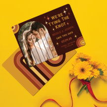 レトロ70のはっきりしたタイポグラフィレインボー結婚アー