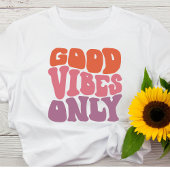レトロ70のGood Vibes Only Women's Basic Tシャツ