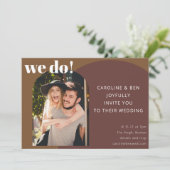 レトロ70年代ブラウン幾何学ユニークフォトウェディング 招待状 (スタンド正面)