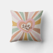 レトロ70sヒッピーラブハートベビーガール誕生統計 クッション (裏面)