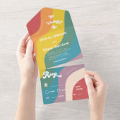 レトロ70sレインボーウェーブズLGBTQゲイプライド結婚ズ オールインワン招待状 (貼ってはがせる)