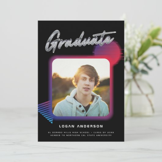 レトロ80の新しいウェーブ卒業写真の発表 招待状 (スタンド正面)