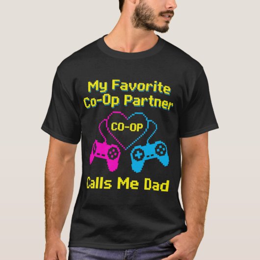 レトロ80年代ピクセルアーケードゲーマーTシャツギフト Tシャツ (正面)
