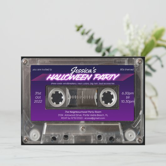 レトロ80sテーマのカセット混合テープハローウィンパーティ 招待状 (スタンド正面)