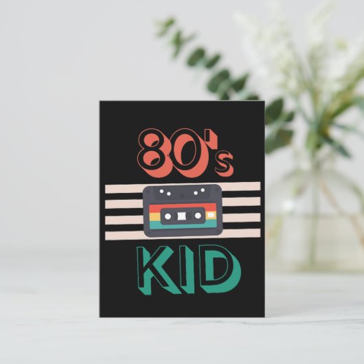 レトロ80'S KID – カセット愛好家 ポストカード (スタンド正面)