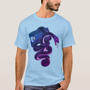 レトロ90年代のVHSテープに巻きつくヘビ Tシャツ