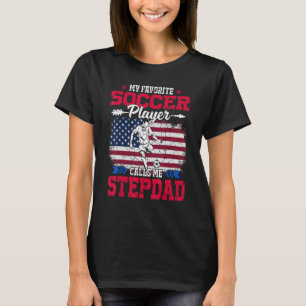 レトロ アメリカ国旗 サッカー選手が ステップダッドと呼ぶ 7月4日 Tシャツ