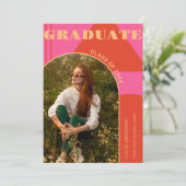 レトロ アーチ ピンク & オレンジ フォト 卒業 招待状 (スタンド正面)