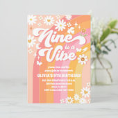 レトロ グルーヴィー 9歳の誕生日招待状 招待状 (スタンド正面)