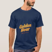 レトロ ゴールデンアワー - 90年代風 グルービーなタイポグラフィ Tシャツ (正面)