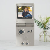 レトロ シルバー 携帯ゲーム機 誕生日II 招待状 (スタンド正面)