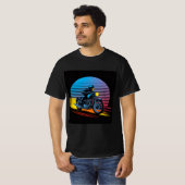 レトロ ネオン バイク — カフェレーサー メンズ Tシャツ (正面フル)