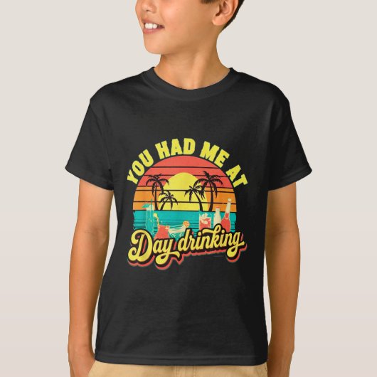 レトロ ビーチ 夏 の 楽しい 昼 から 飲み Tシャツ (正面)