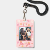 レトロ ピンク デイジー ブライズメイド パーティー VIP パス バッジ (Back with Lanyard)