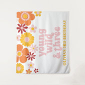 レトロ フラワー ヤング ワイルド スリー バースデー バナー タペストリー (正面)