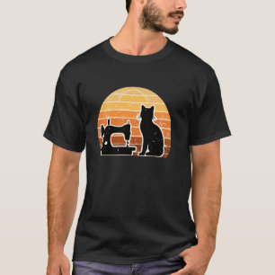 レトロ+ミシン+猫+編み物+女性縫製工+編み物好き Tシャツ