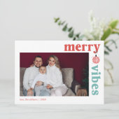 レトロ メリー ヴァイブス ファミリー フォト ホリデー カード (スタンド正面)