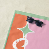 レトロ、レインボー、グルービー誕生日、ビーチ ビーチタオル (インサイチュ)