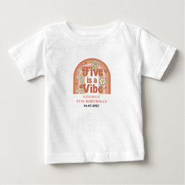 レトロ・レインボー・FIVE is a Vibe グルービー5歳の誕生日 ベビーTシャツ