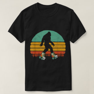 レトロ ローラー スケート ビッグフット デザイン Tシャツ