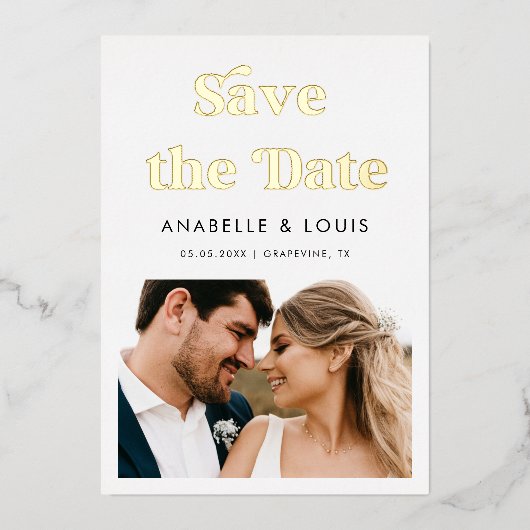 レトロ ヴィンテージ スクリプト &2 フォト ミニマル ウェディング リアル 箔招待状 (正面)